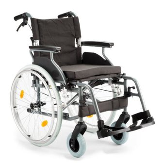  Rolstoel M5 - breedte 50 cm - incl. kussen en handremmen 
